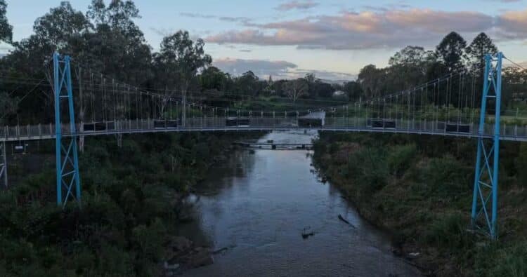 New flood-resilient bridge reconnects community