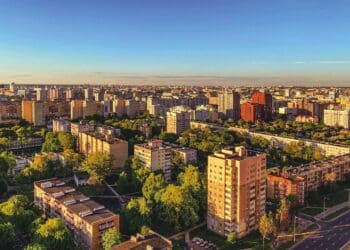 Turning empty rooftops into low-carbon homes